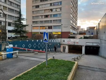 place de parking avenue de choisy
