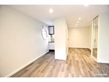 studio 1 pièce 28 m²