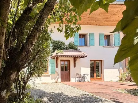 maison de caractère dans un hameau préservé • 290 m² utiles • dpe b