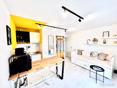 charmant studio rénové de 23m2 - terrasse  parking privé