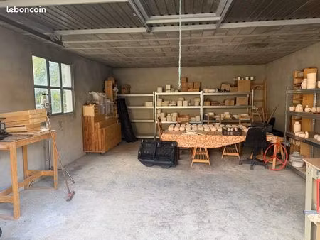 grand garage / hangar à louer