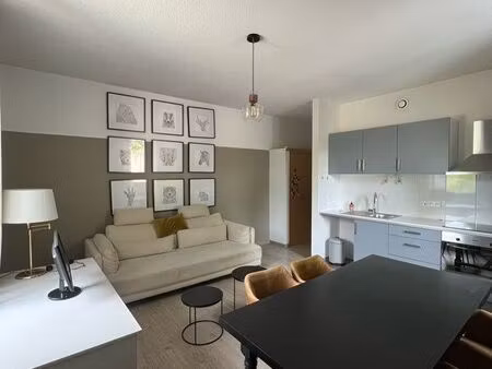 apparemment t2 location