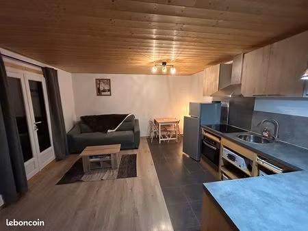 à louer à l'année – appartement meublé tout confort  charges comprises (eau + internet)