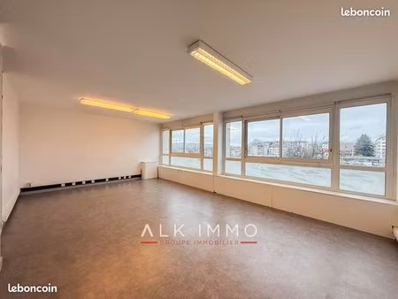 centre ville annecycentre annecy agreable surface de bureau avec espace d'accueil