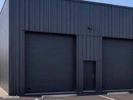 local d’activités 80 m2 + 20 m2