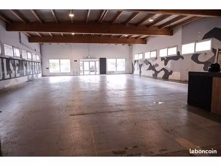 local commercial 300m2