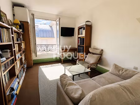 studio / lumineux / calme / en étage / michel bizot (l8)