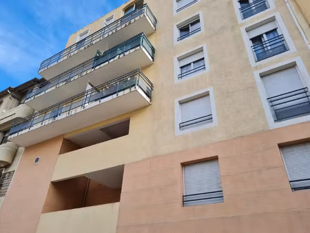 location appartement 3 pièces 64 m² à toulon (83000)