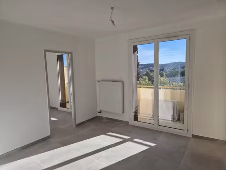 location appartement 3 pièces 55 m² à toulon (83200)