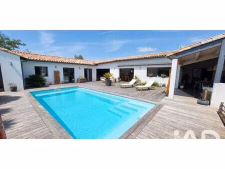 maison avec piscine et terrasse fouras (17)