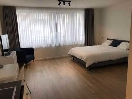 studio neuf meuble - quartier européen - nouvel immeuble
