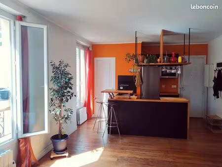2 pièces meublé  lumineux  au calme  sans vis-à-vis (location longue durée)