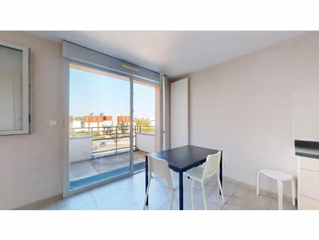 studio lumineux avec terrasse et garage