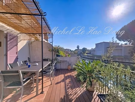 charmante marina avec 03 chambres en duplex à vendre à aigues-mortes (30220)