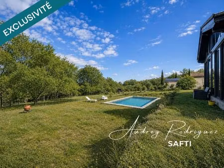 plain-pied familial avec piscine et véranda