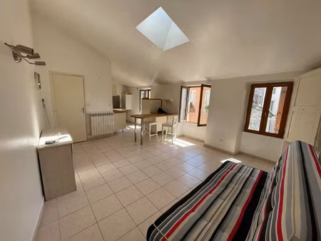 location appartement 1 pièce 36 m² à aubenas (07200)