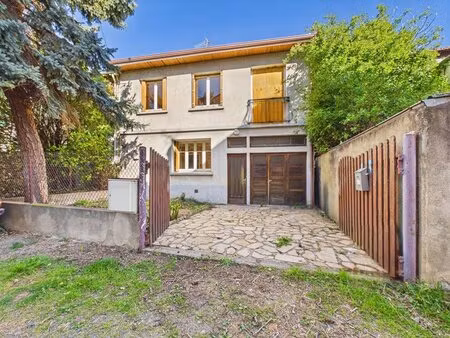 clermont-ferrand (63000) - parcelle de 304 m² en zone ug avec bâti à reconvertir / démolir