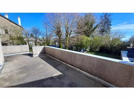 baraqueville - t2 duplex + pk+ terrasse