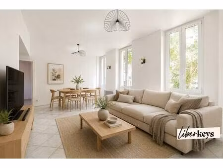 t2 43 m² – séjour 21 m² – dressing – métro chartreux
