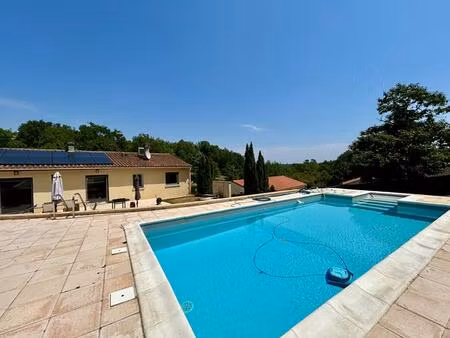 a vendre  superbe maison de 170m² sur les hauteurs de chancelade 24650
