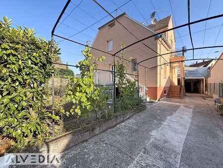 maison individuelle 6 pièces de 116 m² avec jardin – disponi