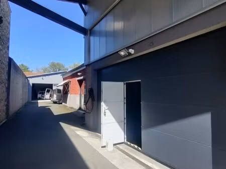 local 280 m2 saintes rd