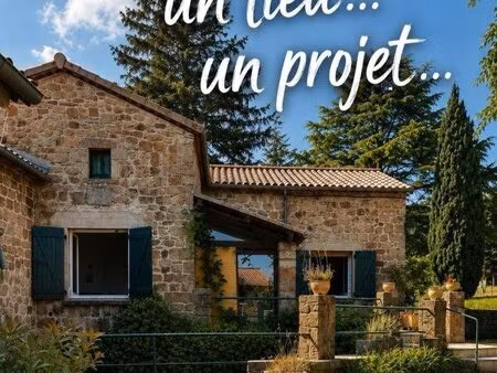 planzolles en ardèche - propriété en pierre avec hébergements indépendants (gîtes) et 10..