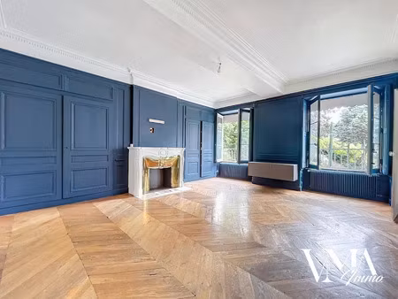 location appartement 5 pièces 139 m² à lyon 1er (69001)  2 010 €