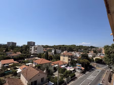 location appartement 3 pièces 67 m² à le cannet (06110)