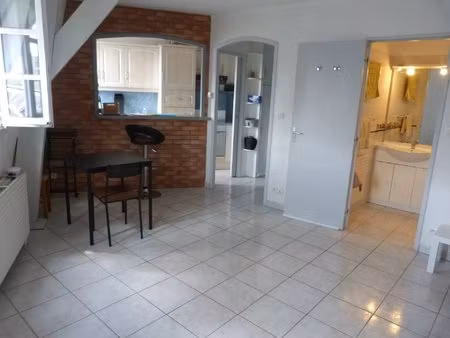 vierzon centre - studio 30 m² meublé avec parking
