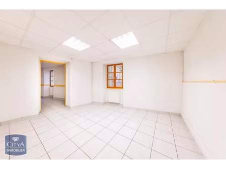 local professionnel à louer - riom (63) - 890€