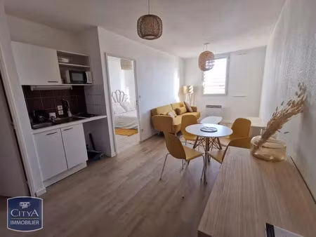 appartement à louer 2 pièces 30 m² - nîmes (30) - 631€