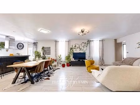 maison de ville constituée de 2 appartements indépendants / fort potentiel locatif