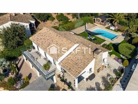 vue mer - piscine - boulodrome - garage et stationnement