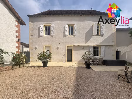 a vendre- artaix-maison familiale avec piscine et dépendances-