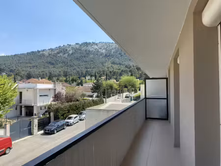 t2 avec balcon  place de parking et cave