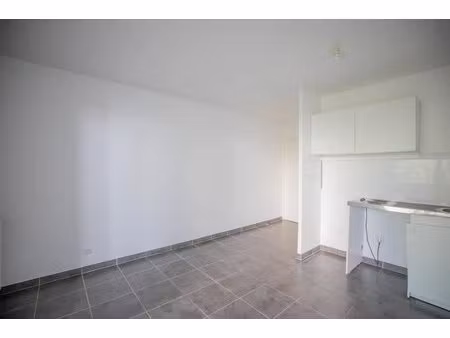 le havre de paix - appartement t2 de 33 m2 + terrasse + parking - 13011 marseille