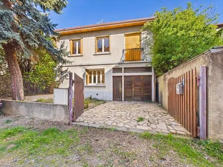 clermont-ferrand (63000) - parcelle de 304 m² en zone ug avec bâti à reconvertir / démolir