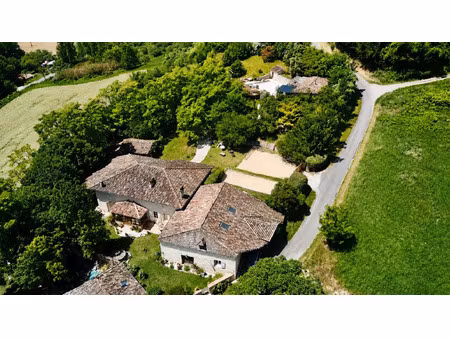 location propriété 7 pièces 250 m2 à monségur