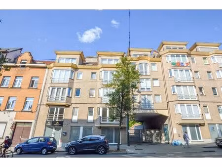 appartement à vendre à chaussée de gand 1223 berchem-sainte-agathe (vbe48444)