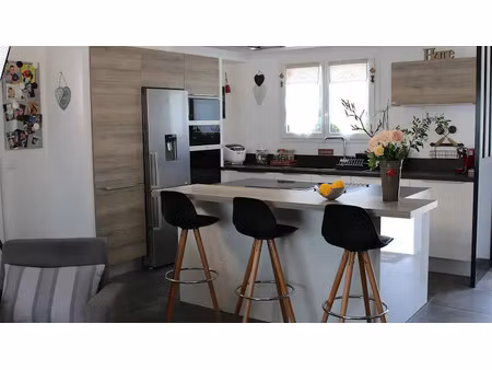 location maison 5 pièces 95 m² à la roche-chalais (24490)