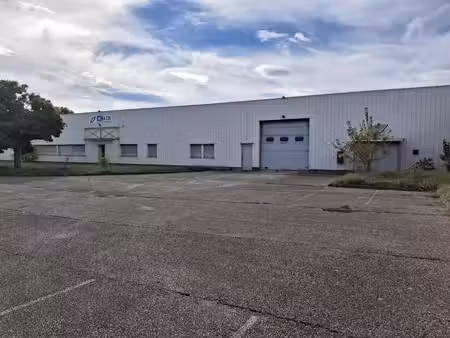 location local d’activités bron 69500 1970m²