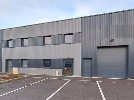 location local d’activités genay 69730 143m²