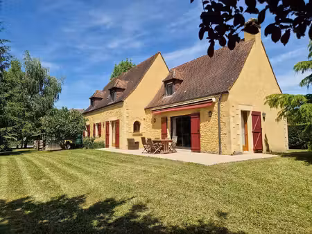 maison perigordine proche des commerces et parc arboré de 3860m2