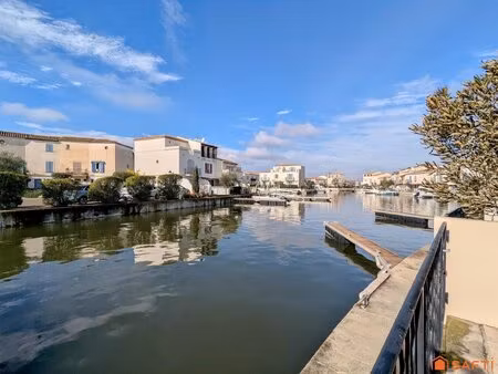marina triplex avec amarrage privé  terrasse et solarium