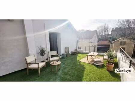 maison de ville d'exception avec patio  terrasse  garage et stationnements – cœur de...