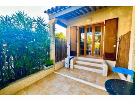 location appartement 1 pièce 23 m² à le beausset (83330)