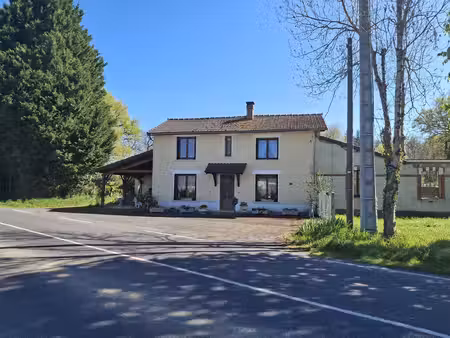 grande maison familiale à rénover  grange  dépendances et plus de 2 hectares de terrain