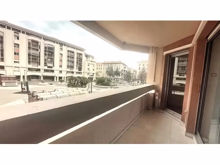 location appartement 3 pièces 52.53 m² à nice (06000)  1 390 €