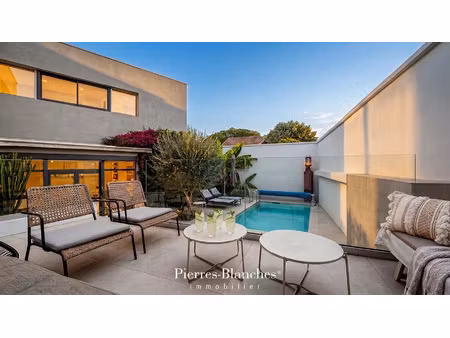 vente maison 5 pièces 190 m² nîmes (30000)